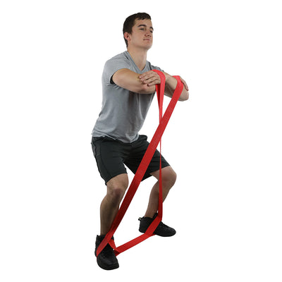 Ejercicio con banda elástica roja Multigrip, entrenamiento funcional y kinesiologia